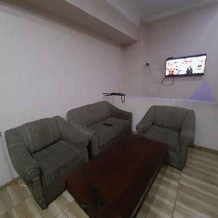 Every Day Lux Hostel Batumi Exterior photo